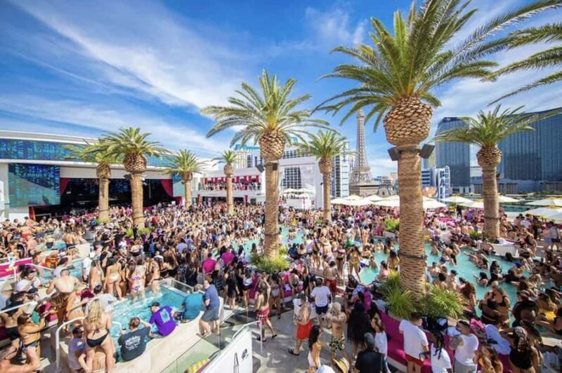 Las Vegas: VIP Pool Crawl with Drinks & Entry - Key Points
