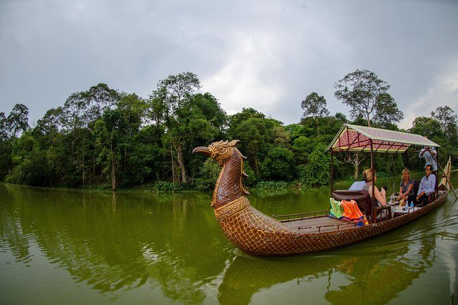 Late afternoon Angkor Gondola Tour with champagne and canapés - Sustainable and Practical Tips