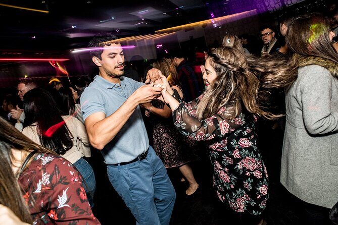 Latin Nightclub Tour by Party Bus w/ Fast-Pass Entry - FAQ