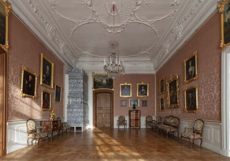 Latvian Palace and Medieval Castle Private Trip - The Sum Up