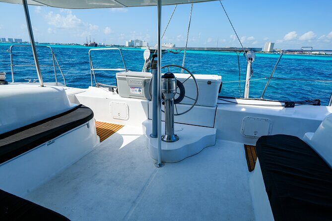 Laura Catamaran Private Tour to Isla Mujeres - Key Points