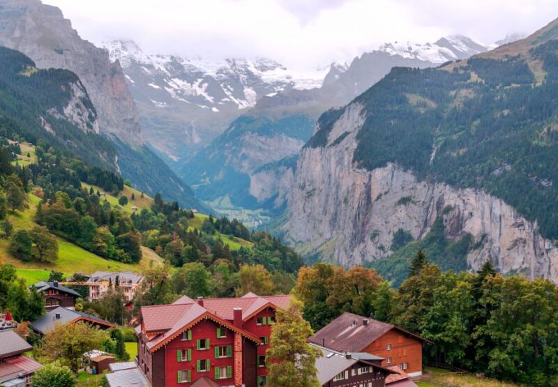 Lauterbrunnen and Mürren Small Group Day Trip - The Views and Highlights in Mürren