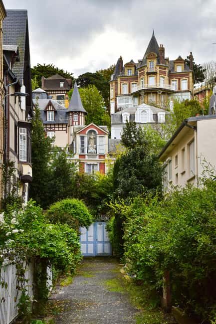 Le Havre: Giverny and Honfleur Private Shore Excursion - Honfleur: A Seaside Artistic Haven