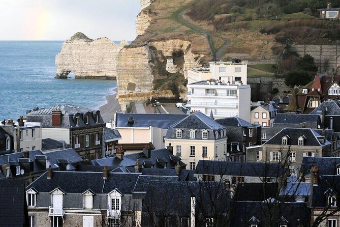 Le Havre to Etretat & Honfleur : Small Group Private Tour - Spotlight on Étretat: The Natural Wonder