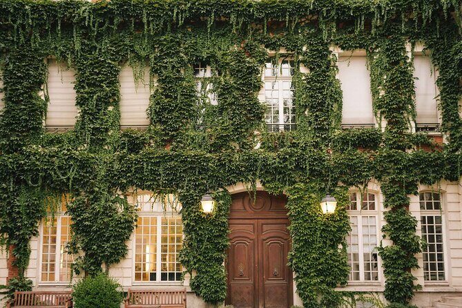 Le Marais and Seine River Dinner Cruise with Hotel pick up in Paris- 6 Hrs - FAQ