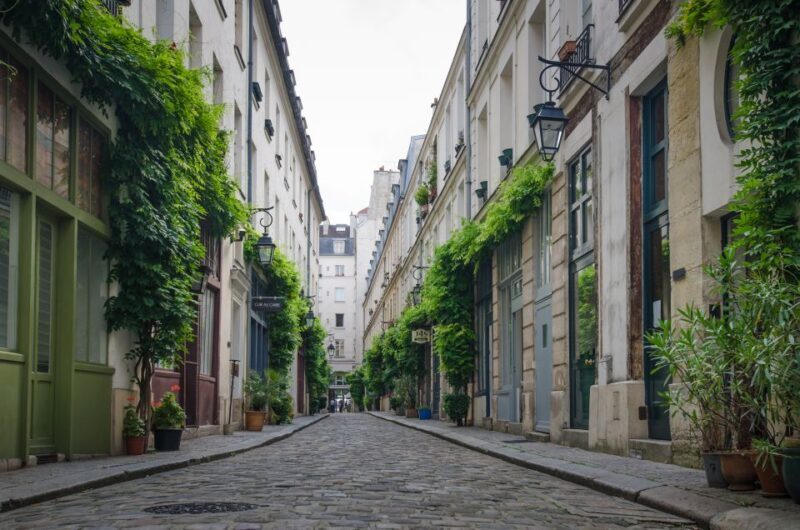 Le Marais: Explore Old Paris with a Local Host - Authentic Experiences in Le Marais