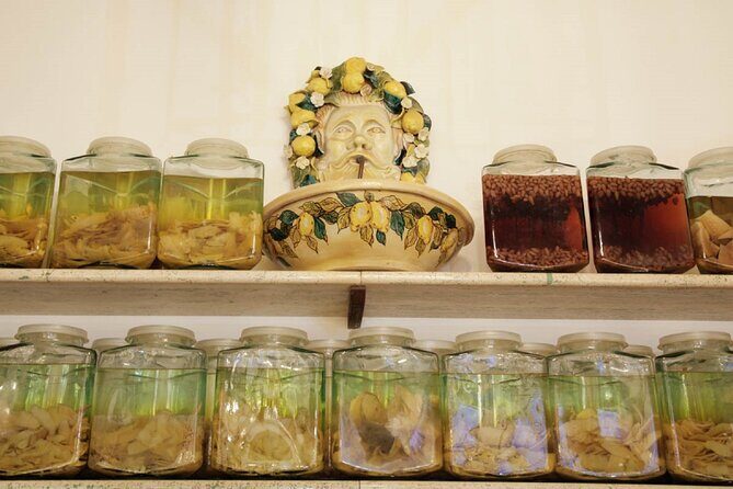 Learn how to make Amalfi limoncello - Meeting and Initial Introduction in Piazza Duomo