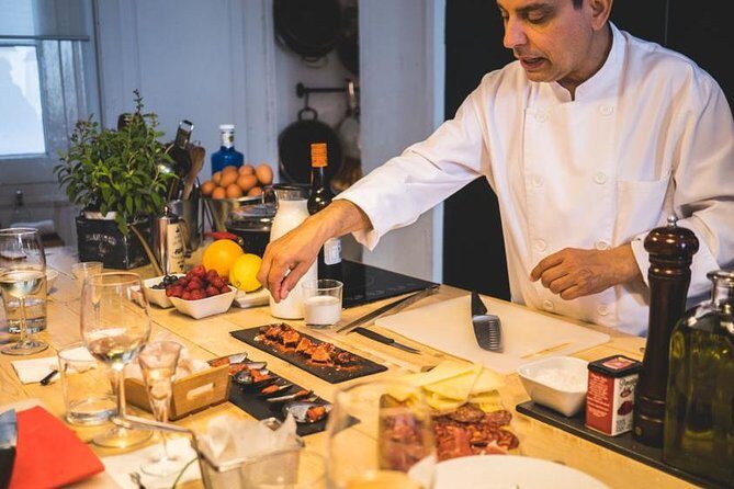 Learn The Art Of Spanish Tapas With a Local Chef in Barcelona - Key Points