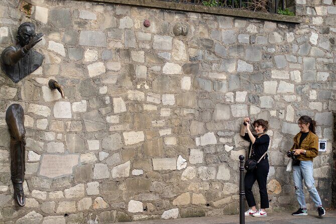 Learn the art of street photography in the heart of Montmartre! - Discovering Montmartre’s Artistic Streets