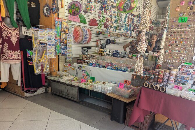 Learn the history and contents of the main market - A Deep Dive into the Tour Experience