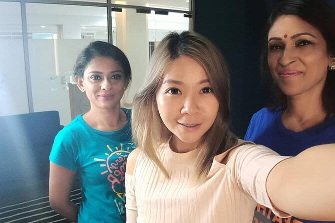 Learn to Makeup for Yourself Like a Pro - In-Depth Review of the Makeup Class Experience