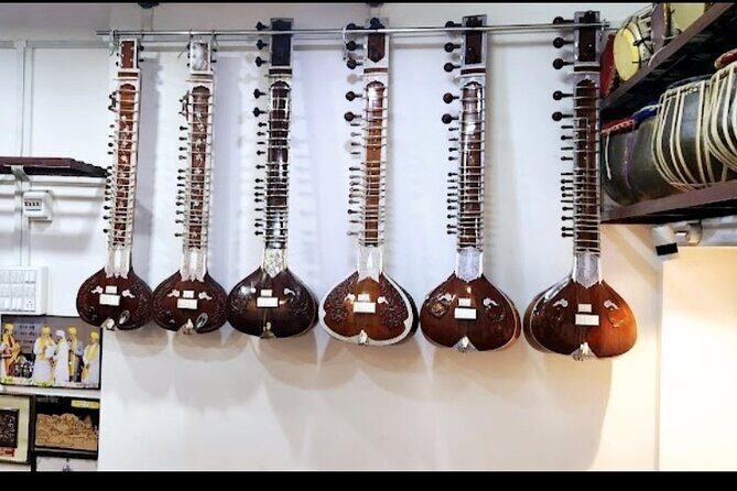 Learn to play a traditional indian instrument in Varanasi! - FAQs