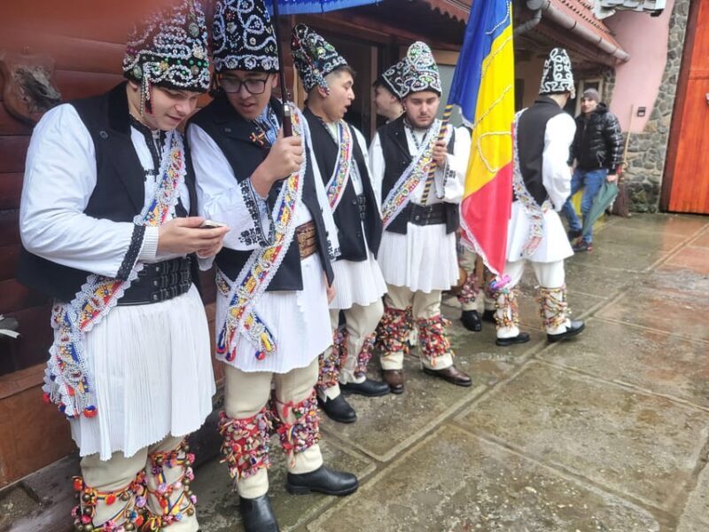 Learning toghether Transylvanian dances in Sibiu - The Experience in Detail