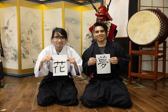Learning Zen of Japanese Calligraphy in kimono near Osaka Castle - Learning Zen of Japanese Calligraphy in Kimono Near Osaka Castle