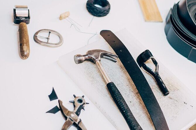 LEATHER GOODS WORKSHOP: Create and design your belt - A Hands-On Leather Craft Experience in Barcelona