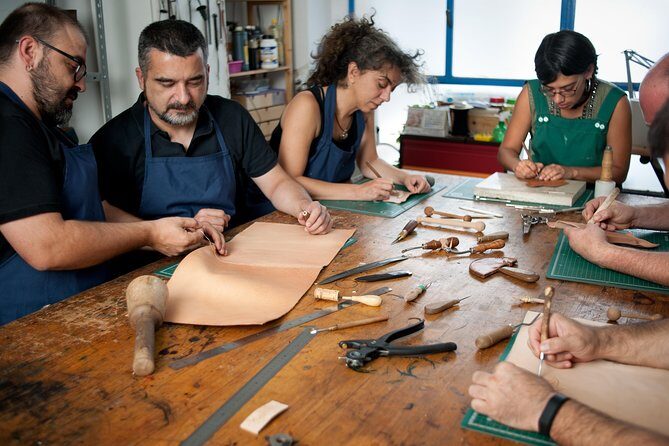Leathercraft Workshop in the Rastro of Madrid - What Makes This Leathercraft Workshop Special