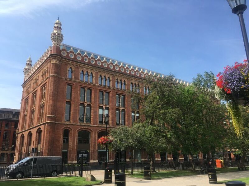 Leeds: 2-Hour Highlights Walking Tour - An In-Depth Look at the Leeds Highlights Tour