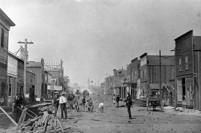 Legend of the Gastown Gold Mystery Dining Experience - The Balance of the Experience