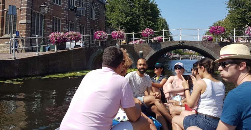 Leiden: Electric Boat Rental - Key Points
