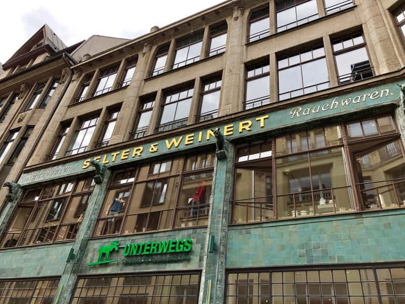 Leipzig: City Tour 2.0  Spot Past with Mobile Projections - The Value of the Experience