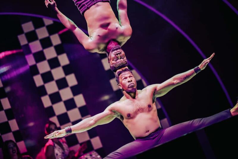 Leipzig: Krystallpalast Varieté | Show DISCO FEVER - Key Points