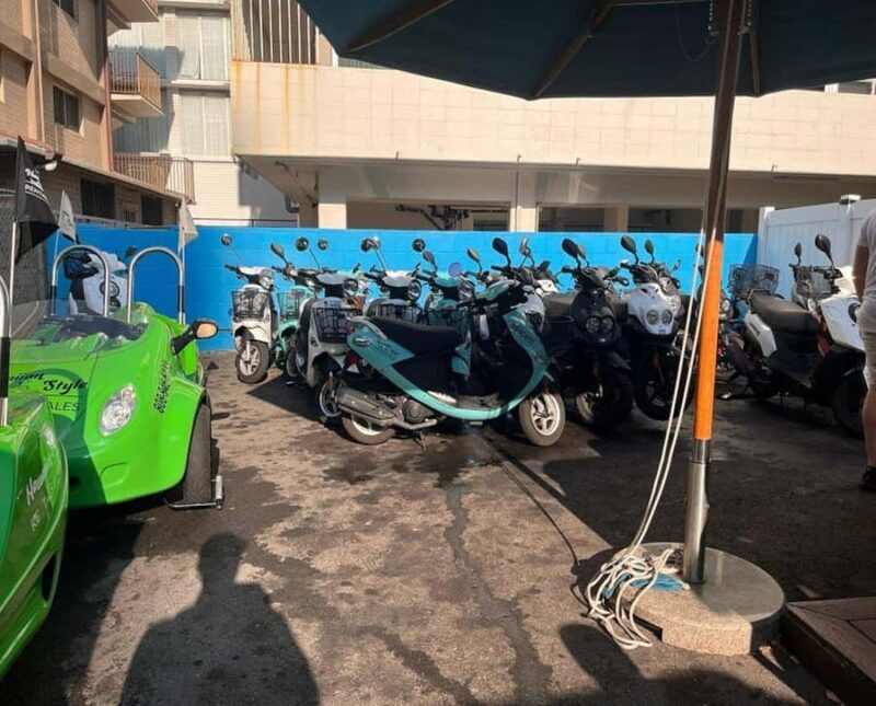 Lemon Rd: Waikiki Scooter Rental for the day to Pearl Harbor - The Scooters & Equipment