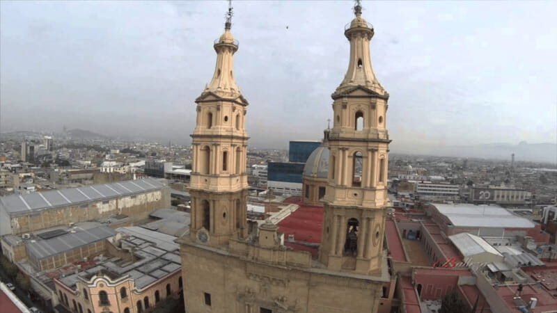 Leon: City Center Guided Tour with Nieve de Garrafa Tasting - Key Points