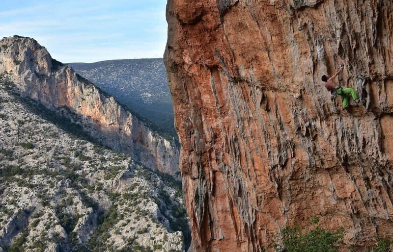Leonidio: Rock Climbing Coaching Session with a Guide - An In-Depth Look at the Climbing Experience in Leonidio