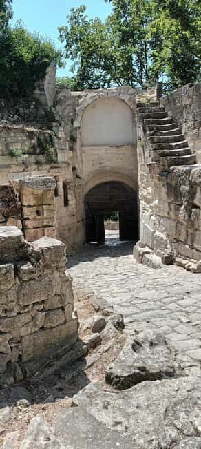 Les Baux De Provence and St-Rémy De Provence by electric bike - The Experience in Detail