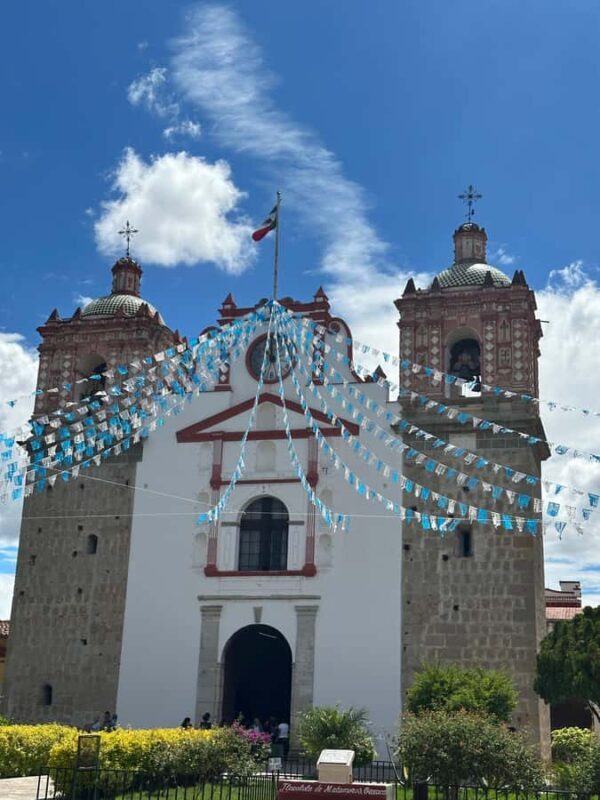 Let's eat at the Tlacolula Market on Sunday and have some Mezcal - An In-Depth Look at the Tour Experience
