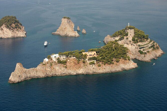 Li Galli Islands and Capri Small Group Boat Tour from Amalfi - Key Points