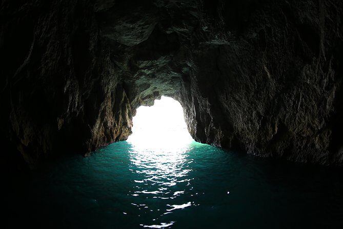 Li Galli Islands and Capri Small Group Boat Tour from Amalfi - FAQs
