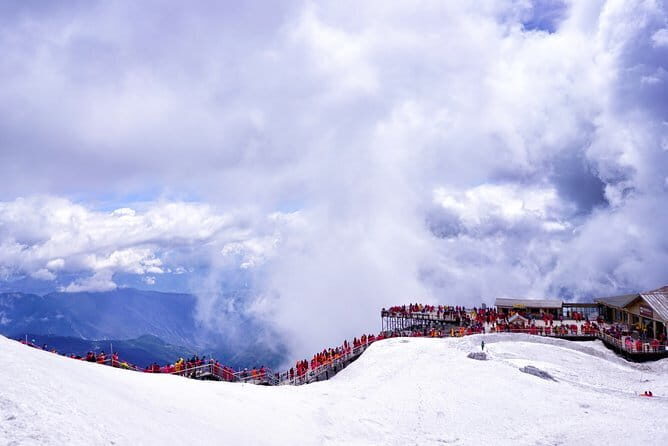 Lijiang Private Day Tour: Jade Dragon Snow Mountain and Impression Lijiang Show - Lunch and the Impressions Lijiang Show