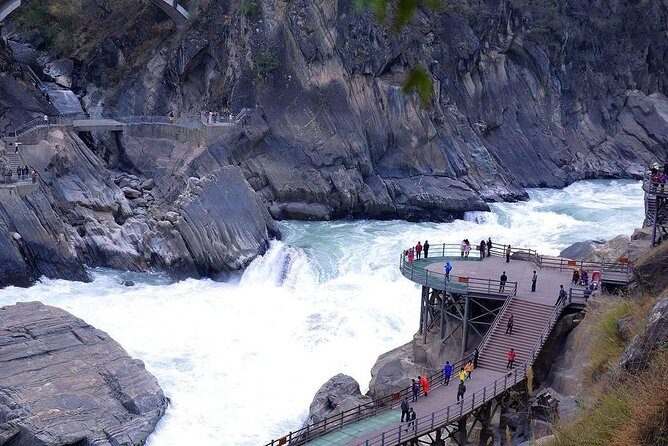 Lijiang Sanyi airport (LJG) Pick up and Tiger Teaping Gorge Private Tour - What to Expect from the Tour: A Detailed Breakdown