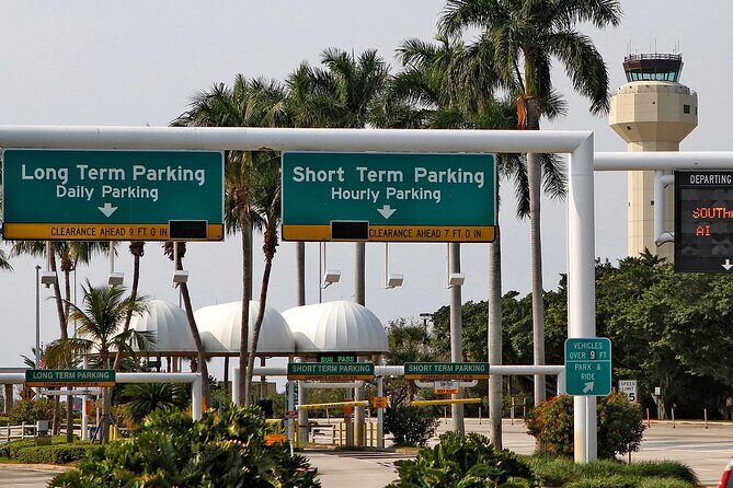 Limo Service Transfer To or From Palm Beach Airport and Hotels - What Makes This Service Stand Out?