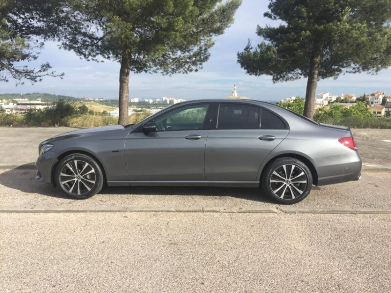 Limousine tour covering Lisbon and Cascais&Sintra. - Key Points