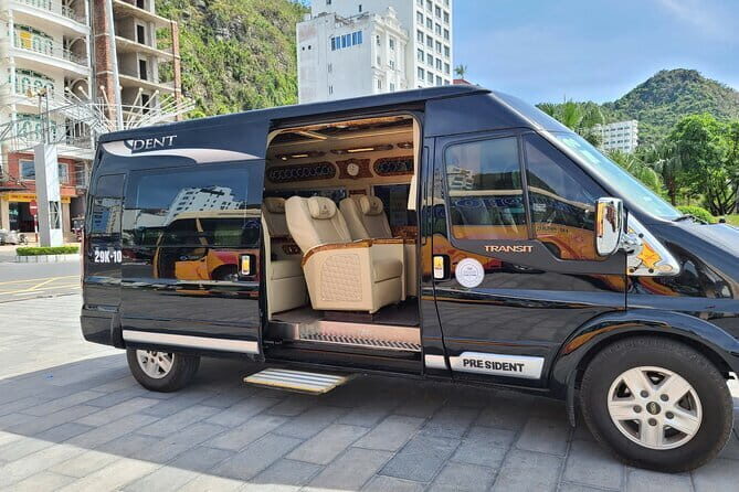 Limousine Transfer Ha Noi Noi Bai Airport to Ha Long Bay - Limousine Transfer Ha Noi Noi Bai Airport to Ha Long Bay: A Practical, Comfortable Ride