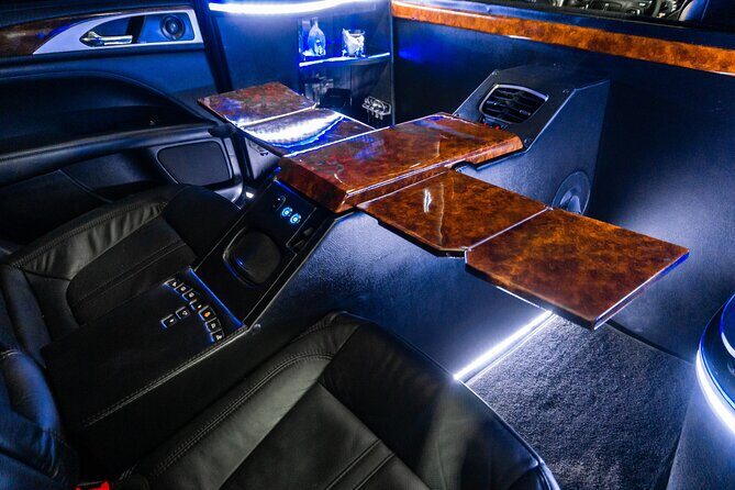 Lincoln Strecth Limousine with Wi Fi on board - A Detailed Look at the Lincoln Stretch Limousine Experience