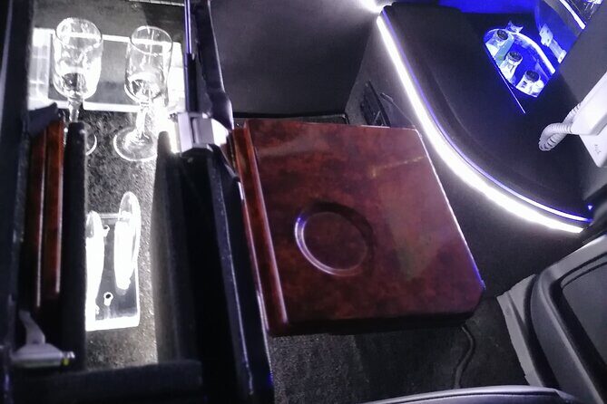 Lincoln Strecth Limousine with Wi Fi on board - FAQ
