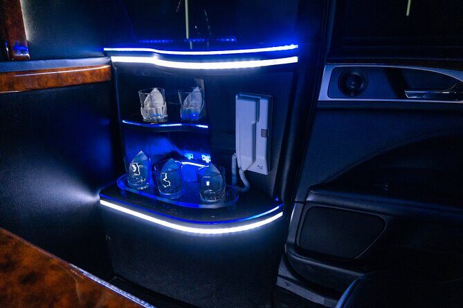 Lincoln Stretch limo from Cancun Hotel Zone to Cancun Airport - The Driver and Service Quality