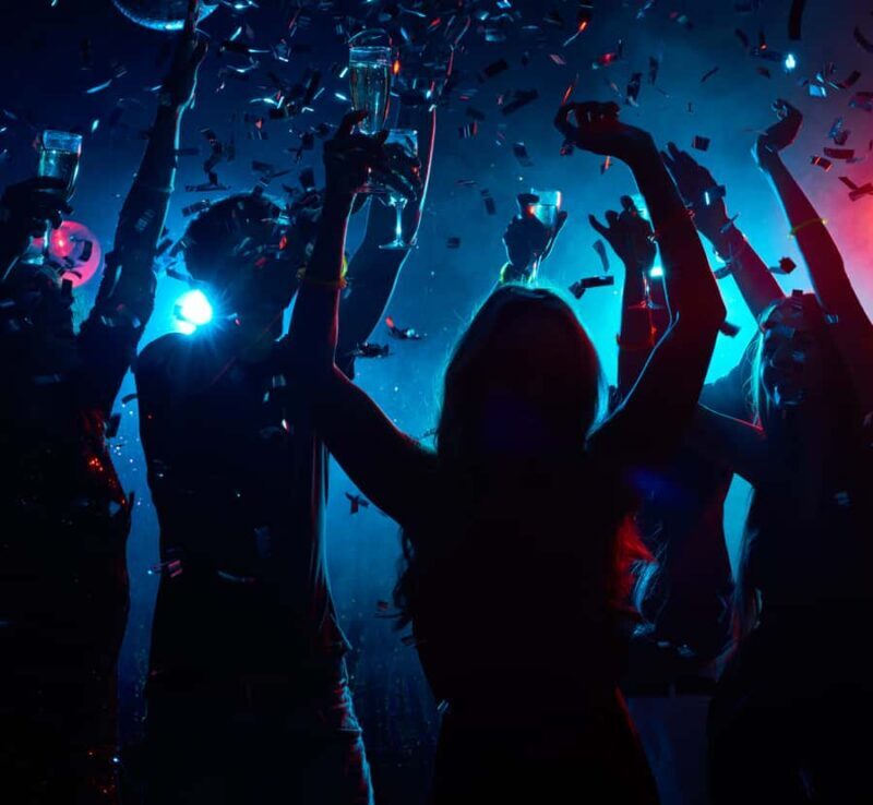 Lincoln, USA: 90's vs Y2K New Year's Party at Bally's - Who Should Consider This Event?