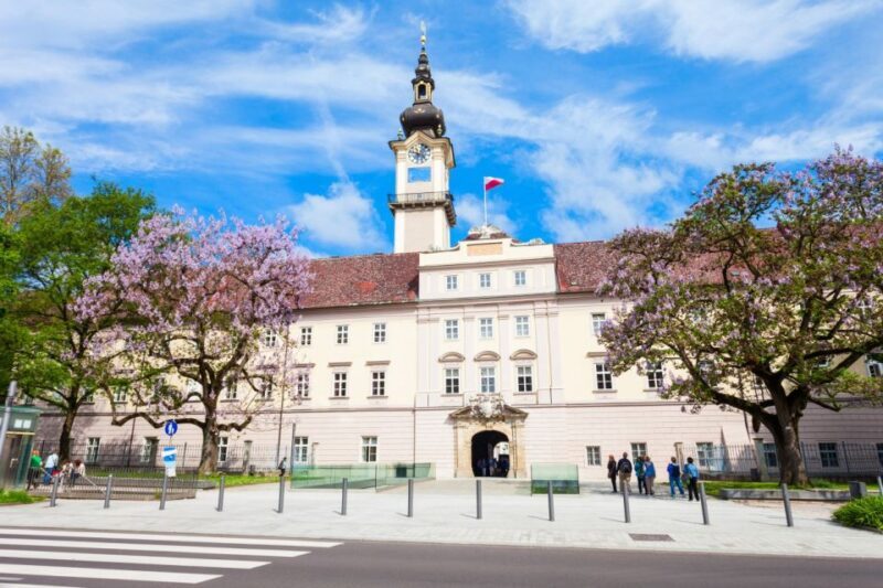 Linz: Churches & Old Town Private Guided Tour - Practical Details & What to Expect