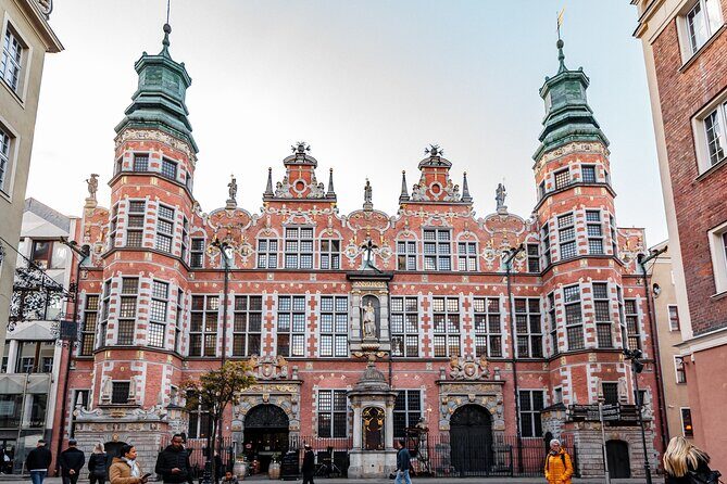 Lions & Unicorns of Gdask: Self-Guided Fantasy Puzzle Walk - An In-Depth Look at the Gdansk Fantasy Puzzle Walk