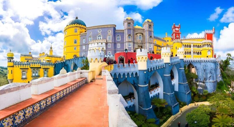 Lisboa: Sintra, Pena, Regaleira, Roca Coast, & Cascais Tour - Sintra: The Medieval Village