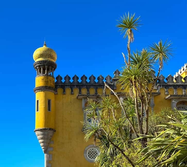 Lisboa: Sintra, Pena, Regaleira, Roca Coast, & Cascais Tour - Coastal Views and Guincho Beach