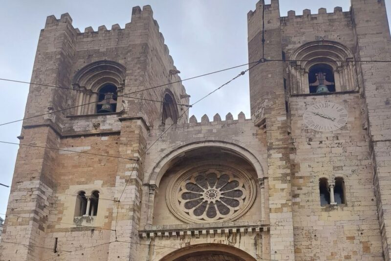 Lisbon: 1,5 Hours Historical Tuk Tour for Two Persons. - A Cozy 1.5-Hour Ride Through Lisbon’s Heart