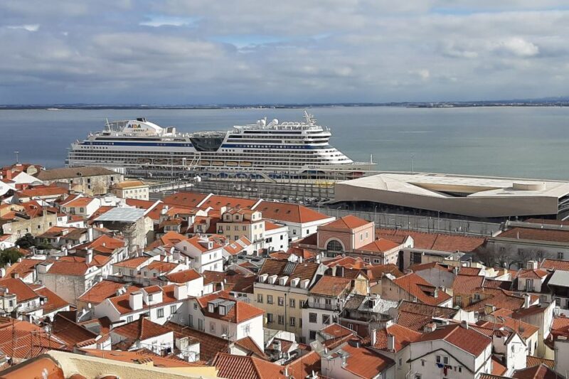 Lisbon: 1,5 Hours Historical Tuk Tour for Two Persons. - FAQ