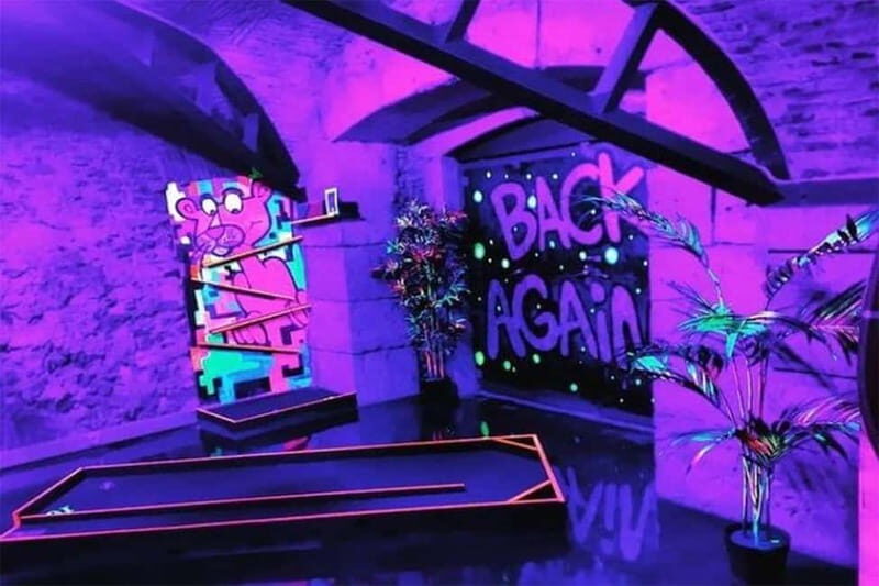 Lisbon: 18-Hole Indoor Minigolf Ticket with Bar Area - Key Points