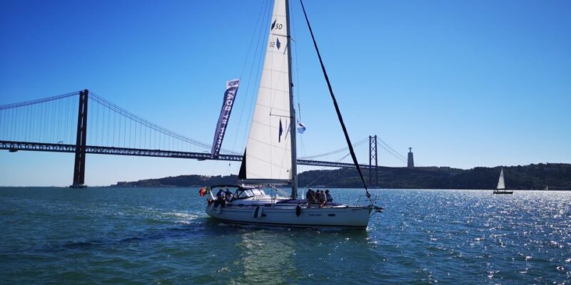 Lisbon: 2-Hour Sailing Yacht Cruise & Guided Tour w/2 drinks - FAQ
