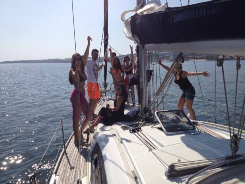 Lisbon 2H Private Tour by SAILBOAT / SAIL or POWER CATAMARAN - Key Points